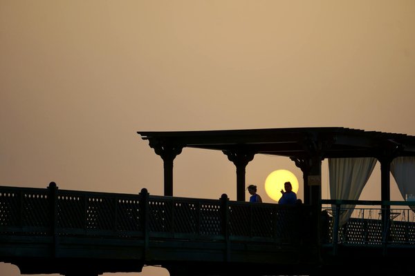 Est-il possible de trouver une maison de vacances en Bretagne avec des ateliers de broderie et des cours de cuisine traditionnelle?
